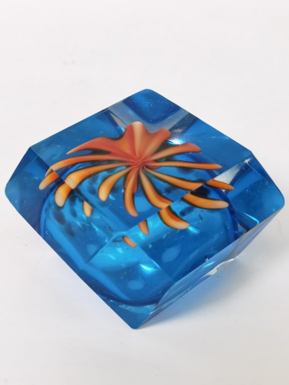 Vintage Orange Flower Blue Diamond Glass Paperweig: Vintage Orange Flower Blue Diamond Glass Paperweight, 4in by 2.25in