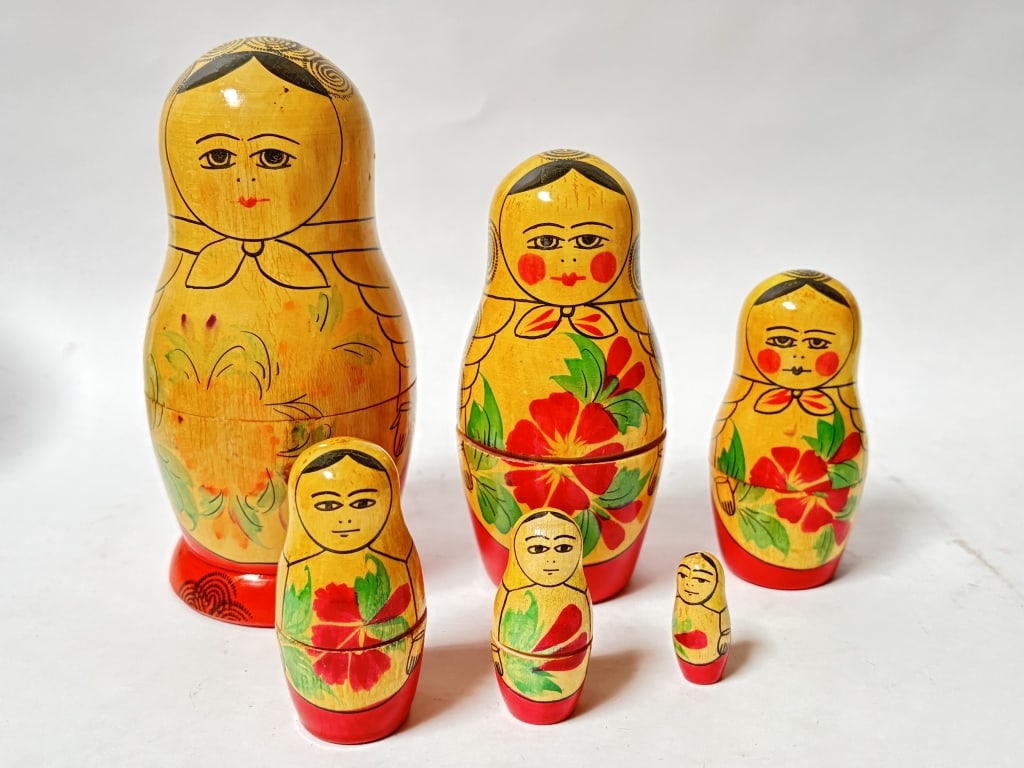 Vintage Russian Hand Painted Lacquer Nesting Dolls (1 of 2)