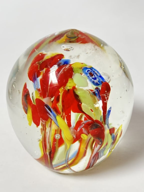 Vintage Millefiori Flowers Glass Paperweight: Vintage Millefiori Flowers Glass Paperweight, 3in by 2.75in