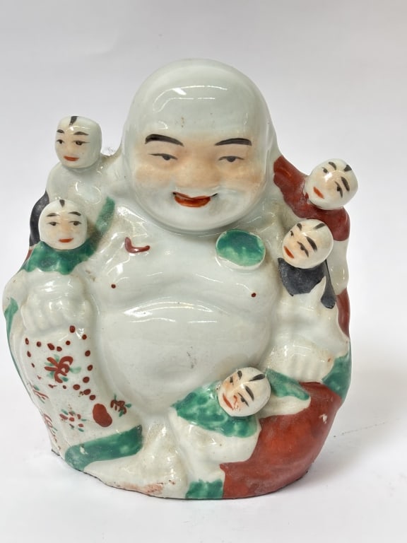 Antique Chinese Porcelain Famille Rose Buddha: Antique Chinese Porcelain Famille Rose Buddha, 6in