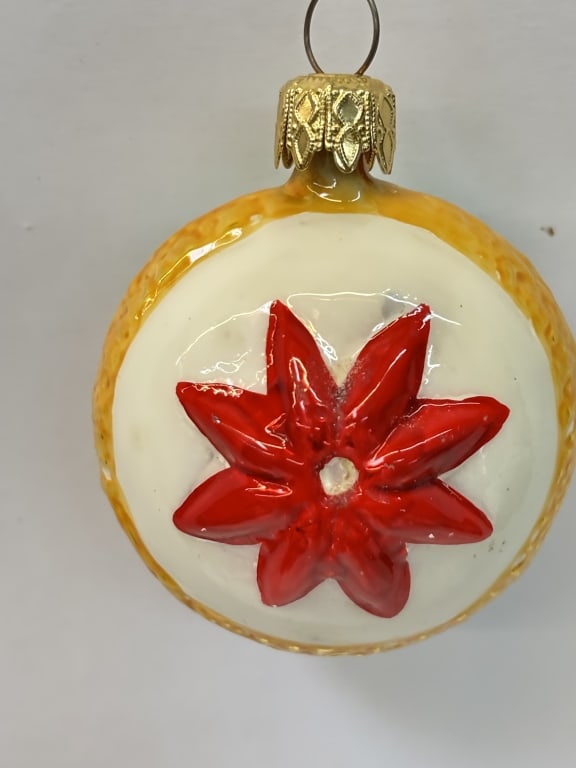 Vintage Glass Ornament: Vintage Glass Ornament, 2.5in