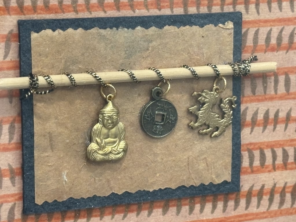 Vintage Japanese Trinket Wall Decor: Vintage Japanese Trinket Wall Decor, 14in by 12.5in