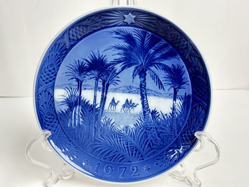 1972 Royal Copenhagen In the Desert Dish: 1972 Royal Copenhagen In the Desert Dish, 7 1/8in