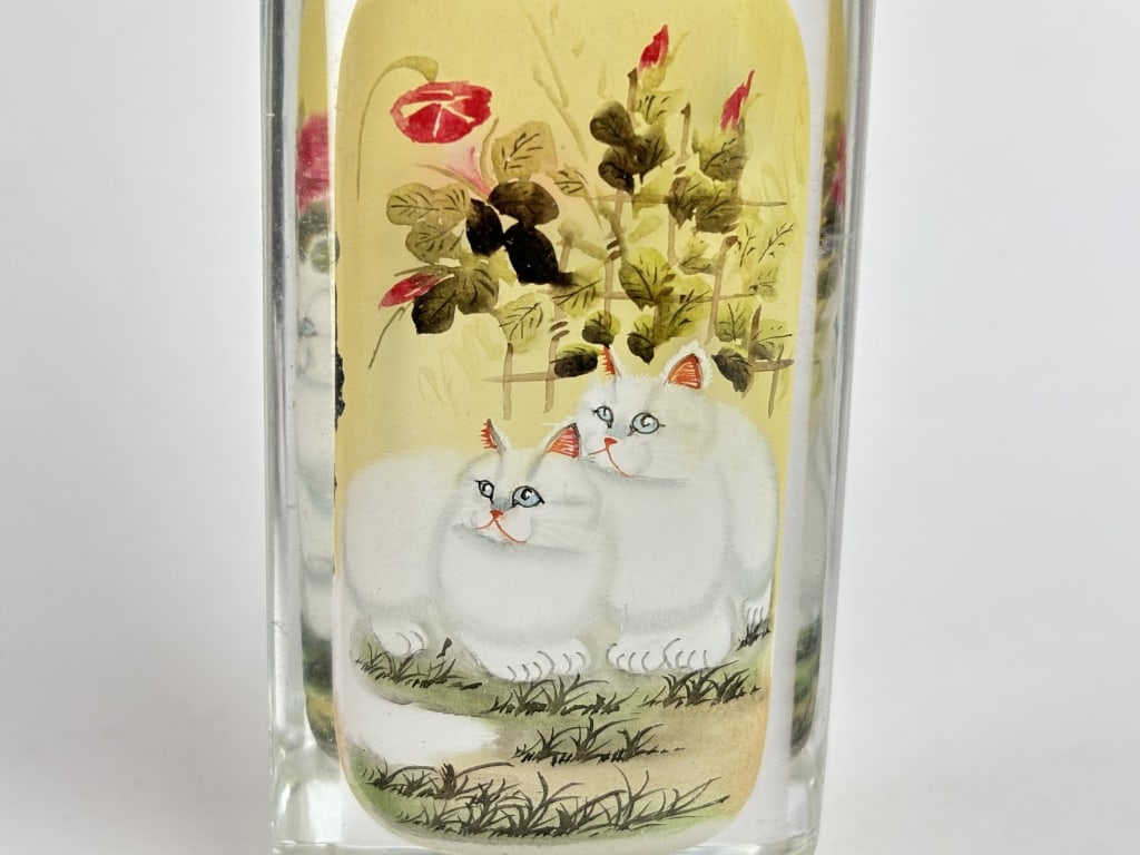 Chinese Reverse Painted Glass Snuff Bottle - 3