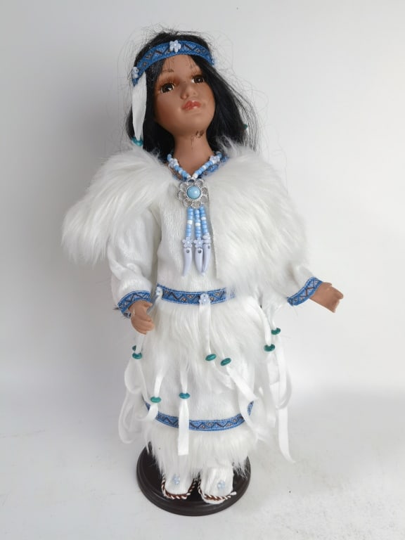 Heritage Signature Native American Cholena Porcela: Heritage Signature Native American Cholena Porcelain Doll, 16in