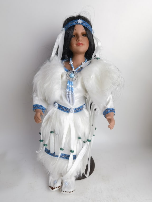 Heritage Signature Native American Cholena Porcela: Heritage Signature Native American Cholena Porcelain Doll, 16in