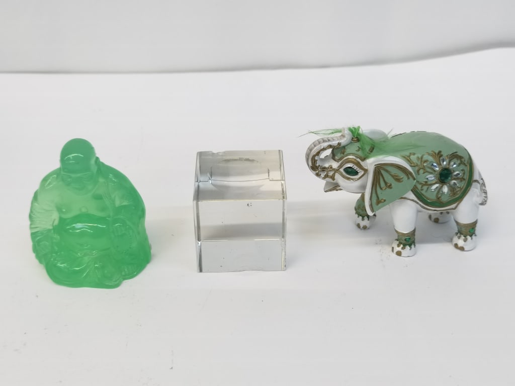 Group of Small Table Decors: Group of Small Table Decors, 3.25in by 4in