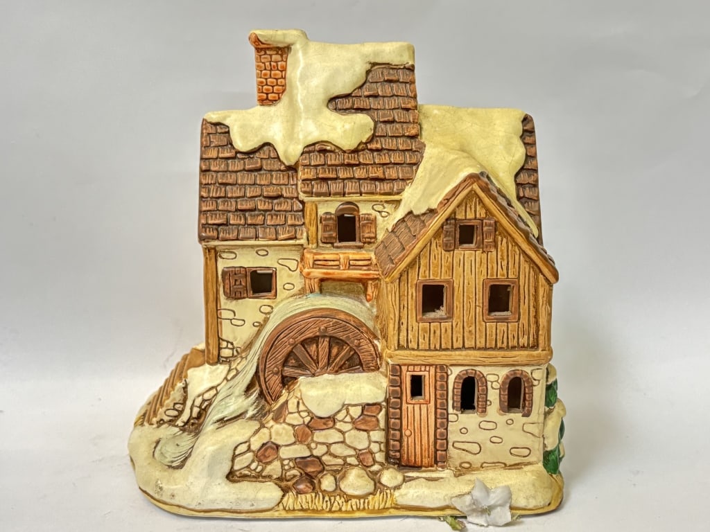 Vintage Lefton China Porcelain Cottage Figurine: Vintage Lefton China Porcelain Cottage Figurine, 7.75in by 7.5in