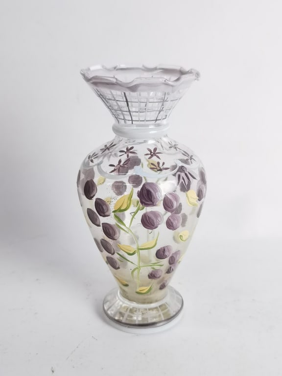 Vintage Fenton Glass Hand Painted Floral Vase: Vintage Fenton Glass Hand Painted Floral Vase, 6.5in