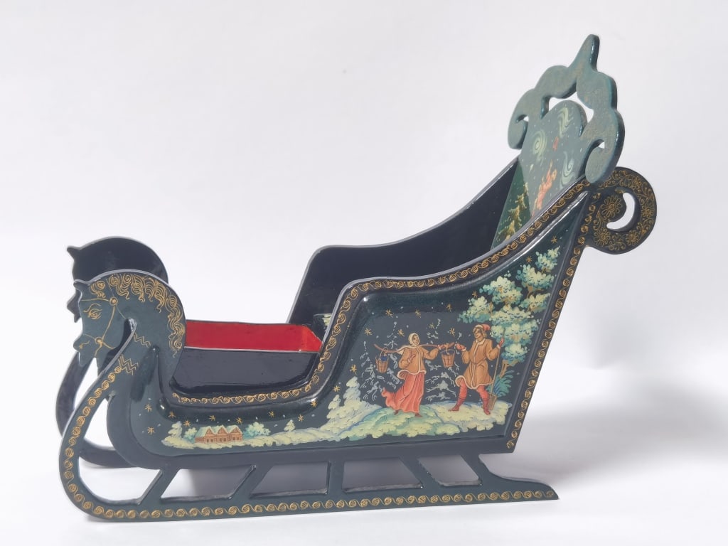 Vintage Signed Russian Hand Painted Lacquer Sleigh (1 of 9)
