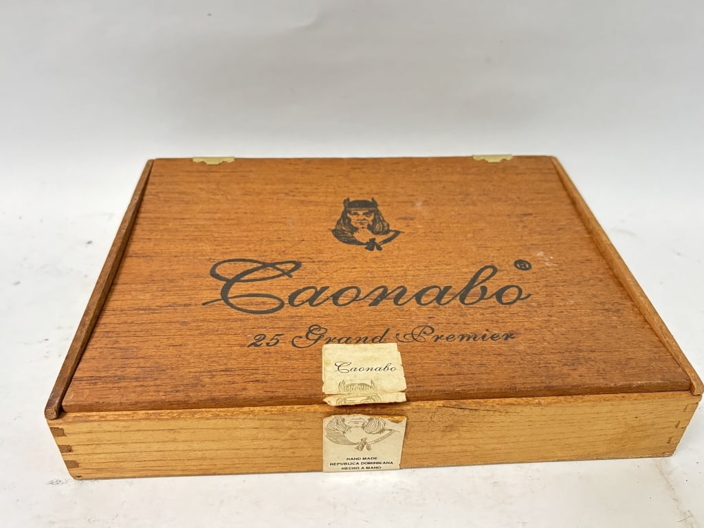 Caonabo Wood Cigar Box (1 of 4)