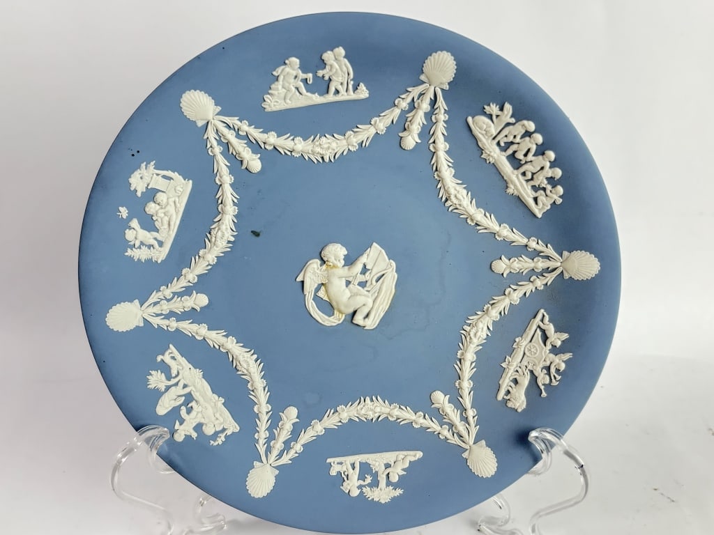Vintage Wedgwood Jasperware Cherub Plate (1 of 8)