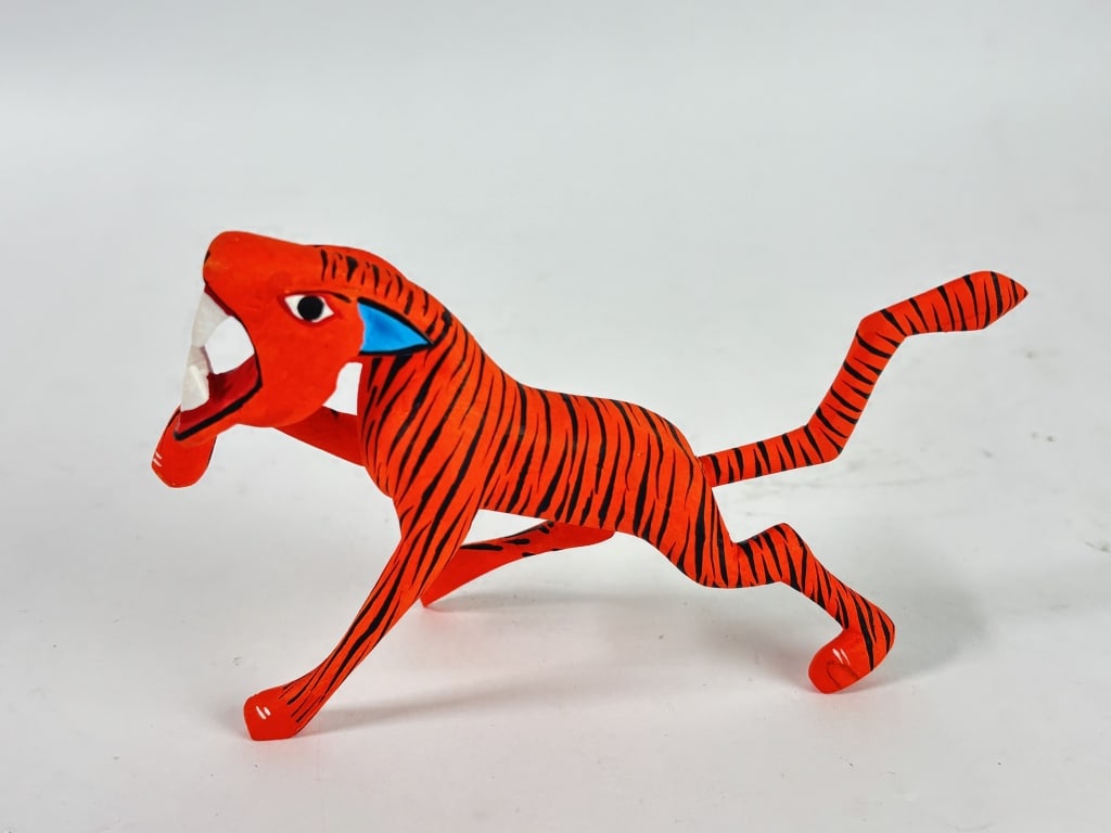 Vintage Signed L.M.R. Mexican Wood Carved Tiger: Vintage Signed L.M.R. Mexican Wood Carved Tiger, 5.5in by 3.5in