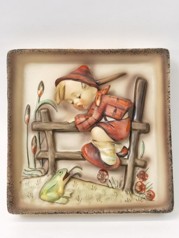 Vintage Goebel Hummel "Retreat to Safety" Plaque (1 of 3)