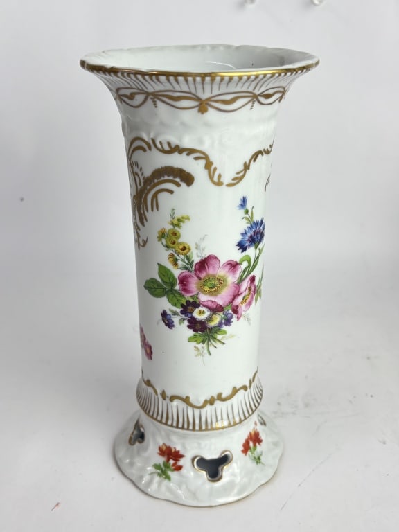 Vintage Paris Royal Peint a la Main Floral Vase: Vintage Paris Royal Peint a la Main Floral Vase, 8.75in by 4 1/16in