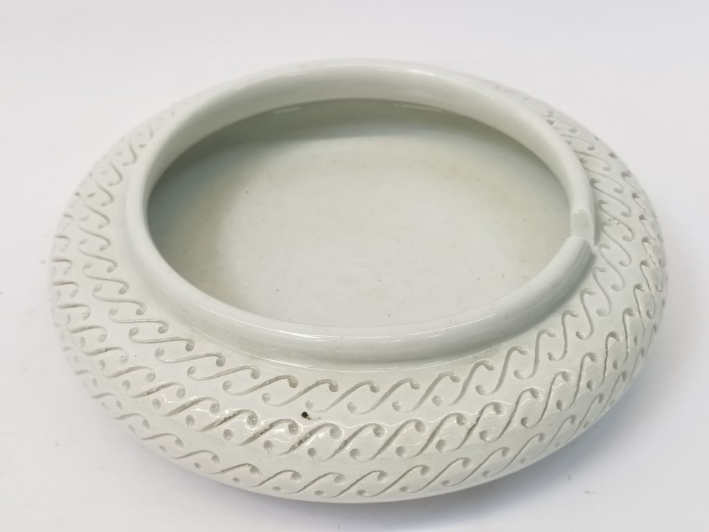 Vintage Japanese Porcelain Brush Washer: Vintage Japanese Porcelain Brush Washer, 2.25in by 6.5in