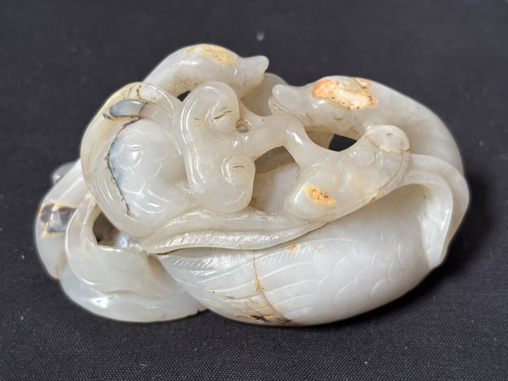 Chinese Jade Carved Swan Holding Lingzhi Amulet: Chinese Jade Carved Swan Holding Lingzhi Amulet, 1.75in by 3.75in