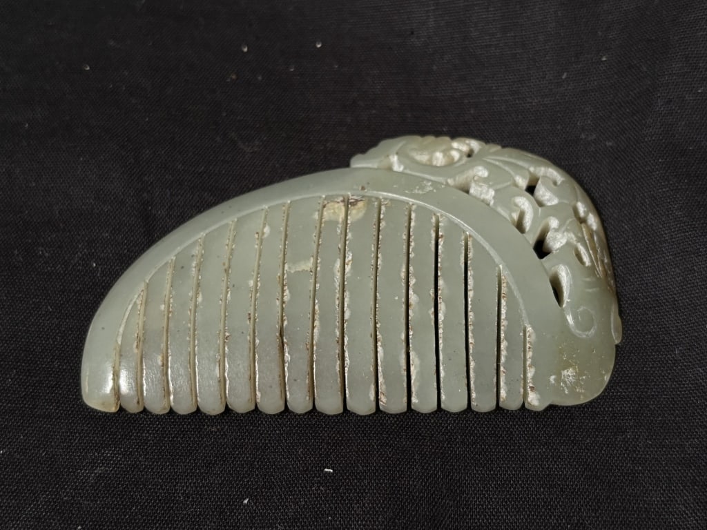 Chinese Jade Carved Comb (1 of 2)