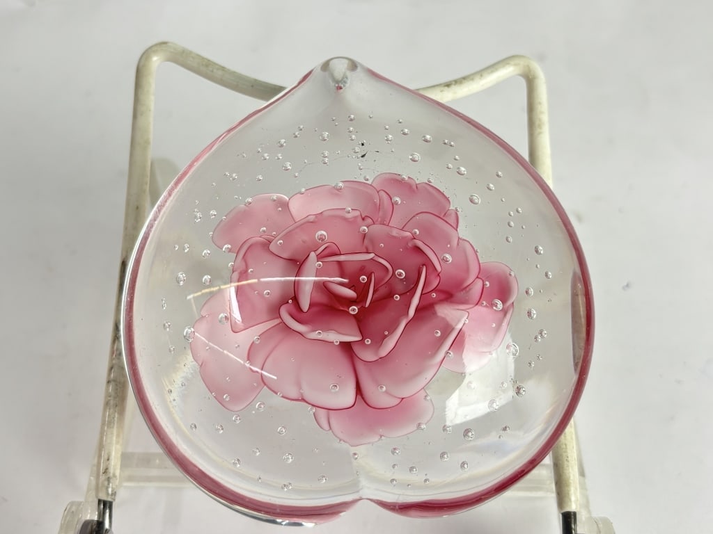 Vintage Controlled Bubble Glass Flower Heart Paper (1 of 4)