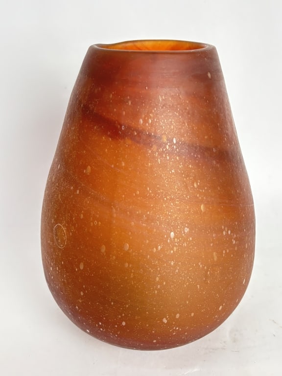 Vintage Amber Swirl Art Glass Vase: Vintage Amber Swirl Art Glass Vase, 8in