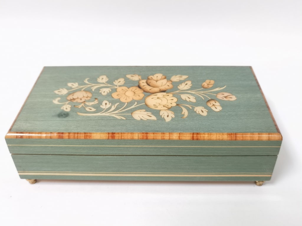 Vintage Italian Marquetry Jewelry Music Box: Vintage Italian Marquetry Jewelry Music Box, 8in by 4in by 2.5in