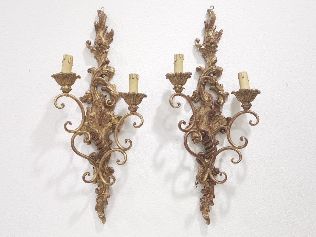 Pr. of Antique Gilt Wood Carved Electric Wall Scon (1 of 12)