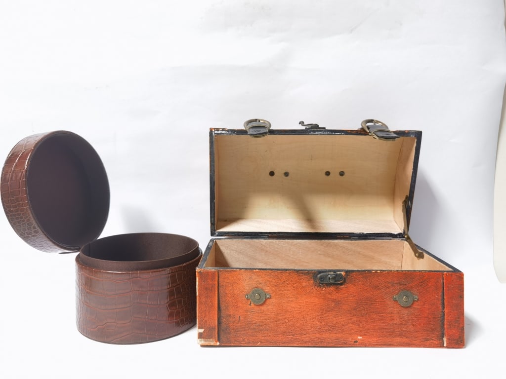 (2) Vintage Boxes - 2