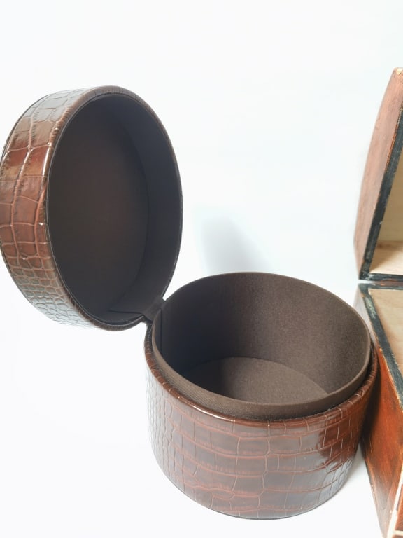 (2) Vintage Boxes - 4