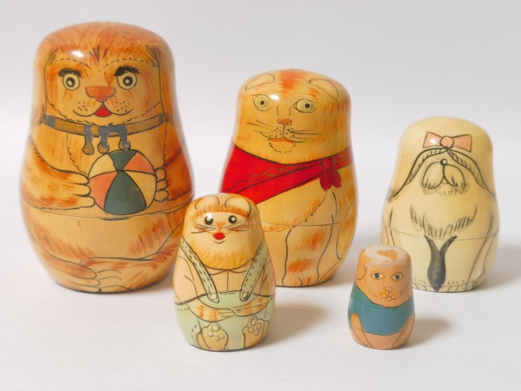 Set of Vintage Russian Hand Painted Nesting Dolls (1 of 4)