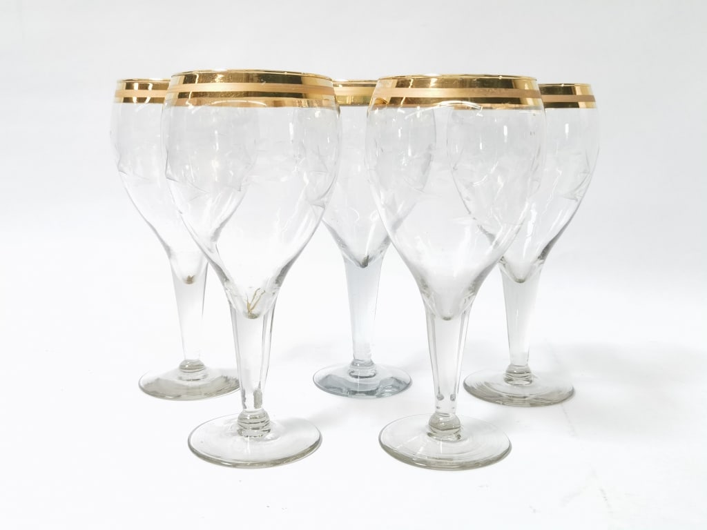 (5) Gold Rim Wine Glasses (1 of 3)