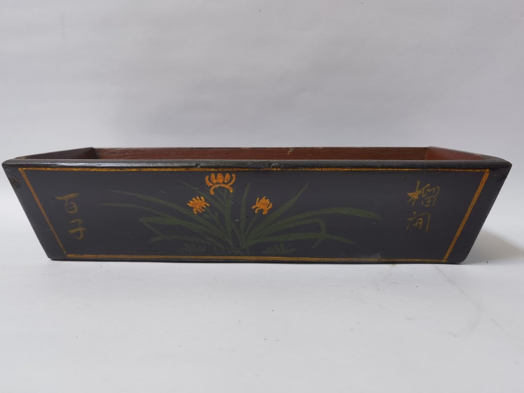 Vintage Chinese Hand Painted Wood Floral Box: Vintage Chinese Hand Painted Wood Floral Box, 16in by 6.5in by 3.5in