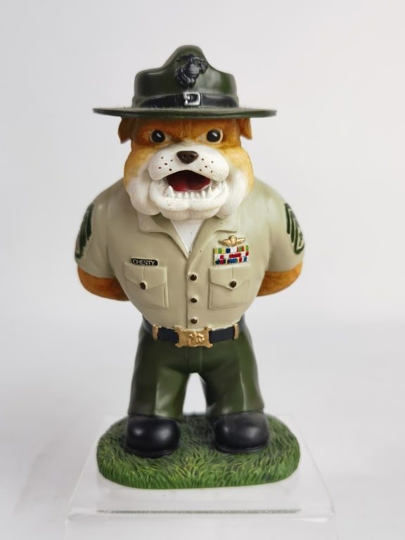 Hamilton Collection "Up, Close & Personal" Figurin (1 of 3)