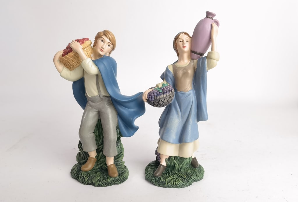 (2) 2004 Hawthorne Village Thomas Kinkade Nativits (1 of 7)