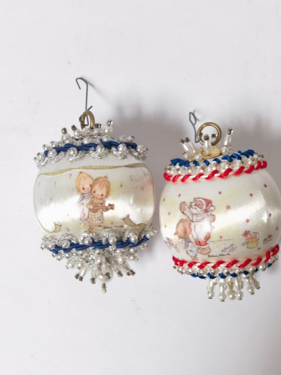 (2) Vintage Beaded Push Pin Christmas Ornaments: (2) Vintage Beaded Push Pin Christmas Ornaments, 2.5in