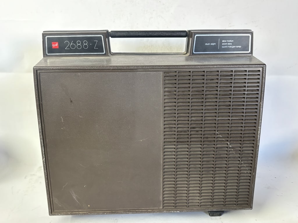 Vintage GAF 2688-Z Dual Eight Movie Projector (1 of 7)