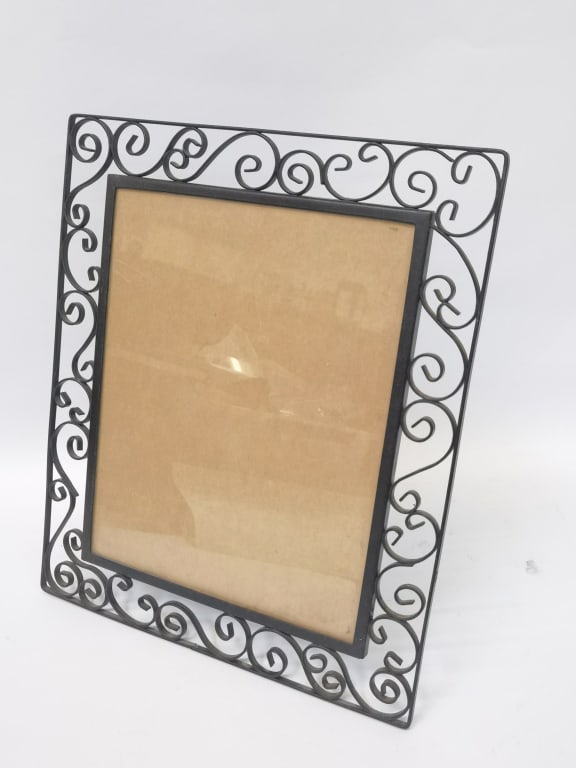 Metal Photo Frame: Metal Photo Frame, 12.75in by 10.75in