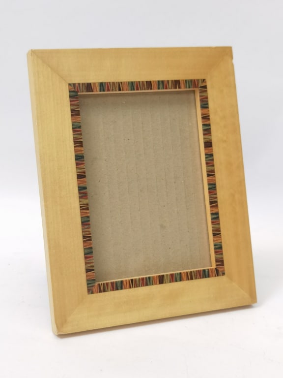 Wood Photo Frame: Wood Photo Frame, 7in by 5.5in