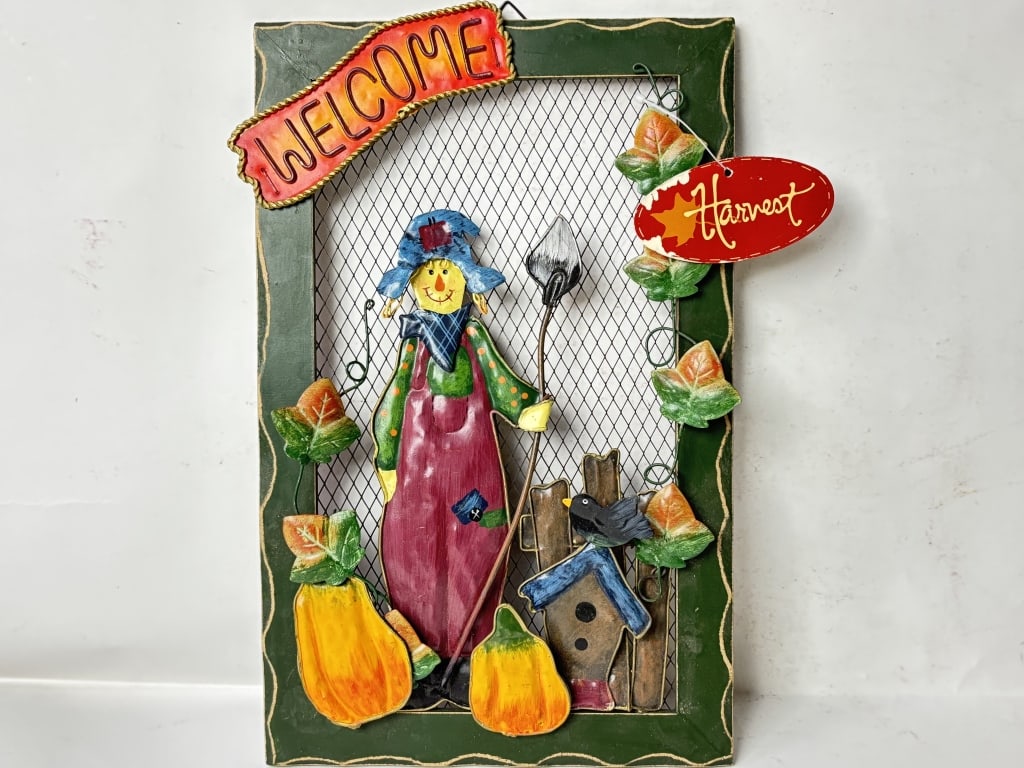 Vintage Metal Thanksgiving Welcome Sign: Vintage Metal Thanksgiving Welcome Sign, 13.25in by 8.75in