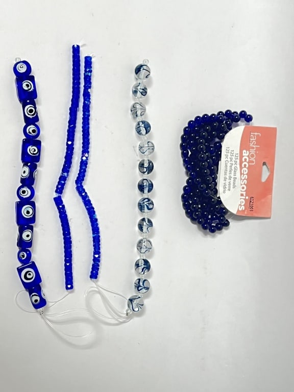 Group of Costume Jewelry Beads: Group of Costume Jewelry Beads