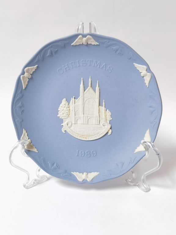 1989 Wedgwood Blue Jasperware Christmas Plate: 1989 Wedgwood Blue Jasperware Christmas Plate, 7.25in