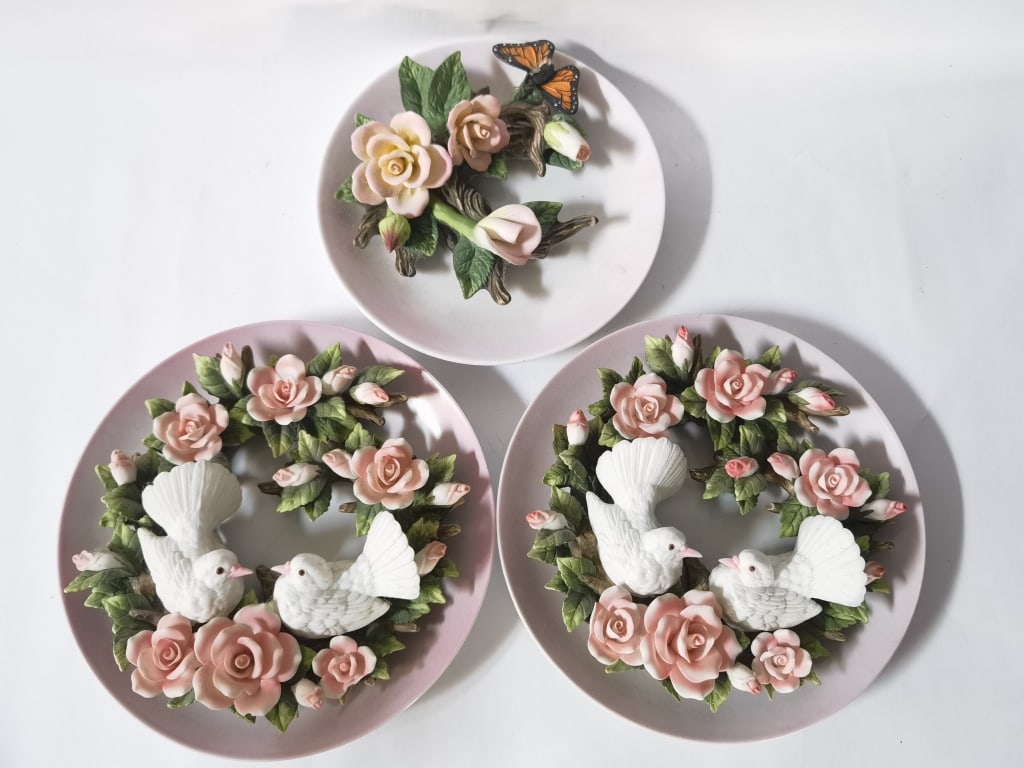 (3) 3D Porcelain Birds Plates (1 of 4)