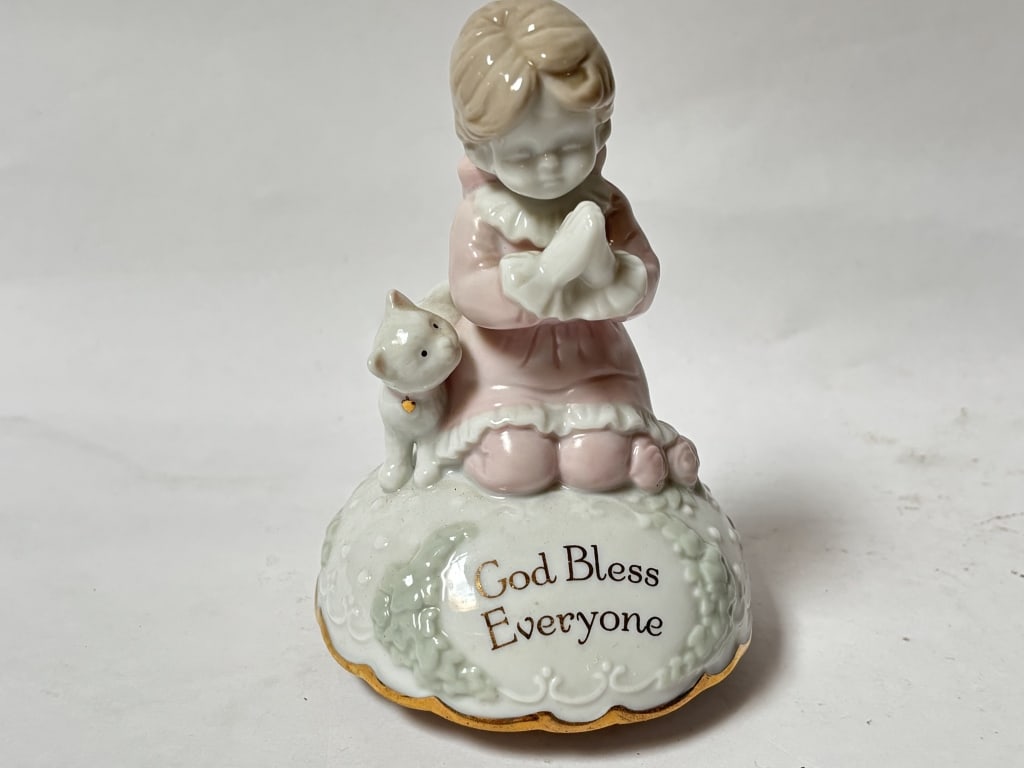 Vintage Porcelain God Bless Everyone Music Box (1 of 3)