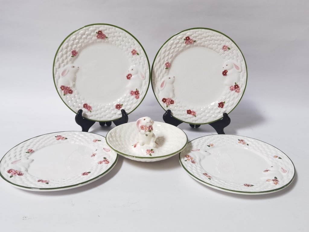 (5) 1994 Avon Porcelain Bunny Collection Plates (1 of 5)