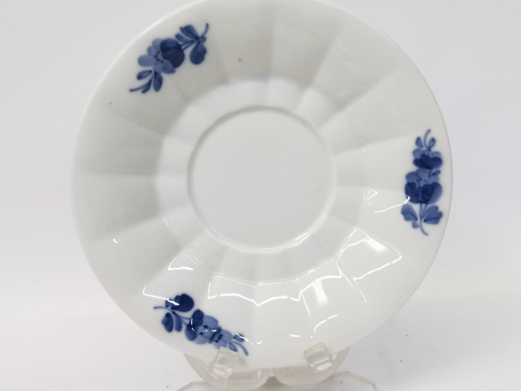 Vintage Royal Copenhagen Blue Flower Saucer: Vintage Royal Copenhagen Blue Flower Saucer, 7in