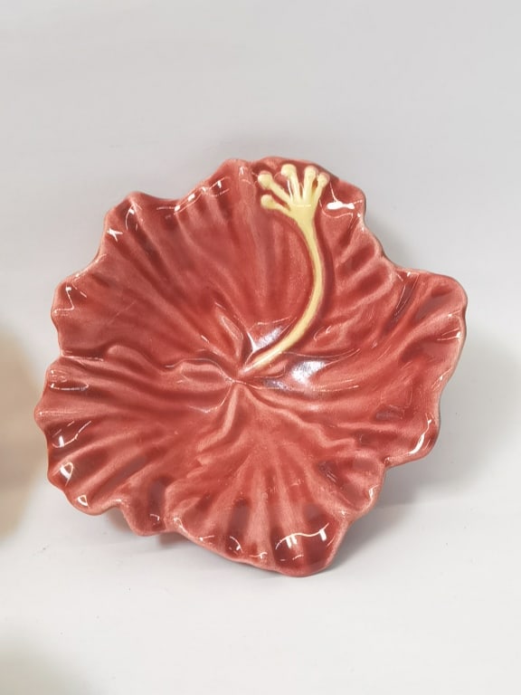(3) Porcelain Leaf Dishes - 3