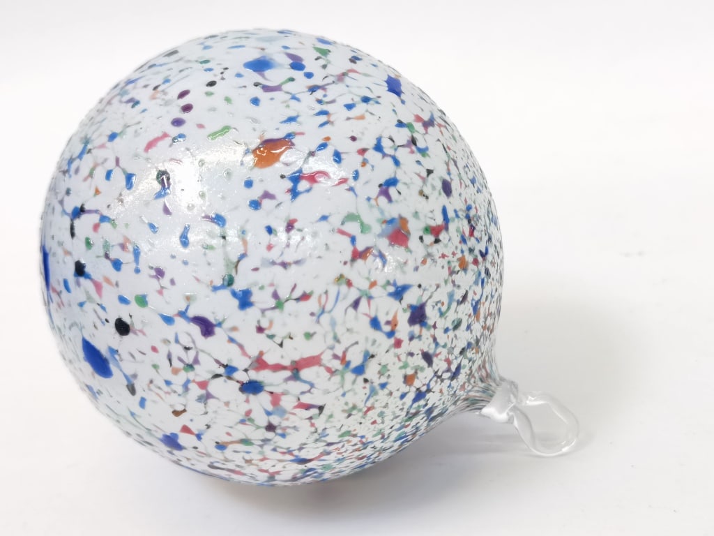 Vintage Splatter Art Glass Ornament: Vintage Splatter Art Glass Ornament, 5.25in by 4in