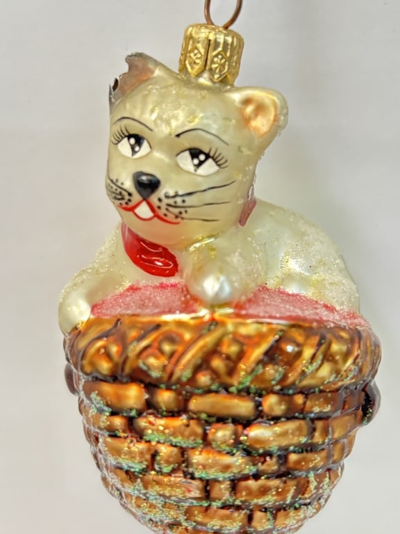 Vintage Glass Cat in A Basket Ornament: Vintage Glass Cat in A Basket Ornament, 4in