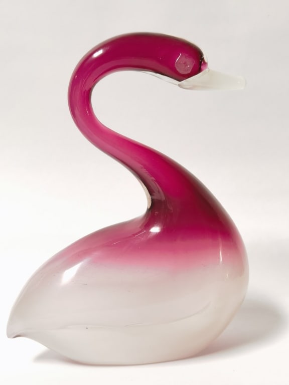 Vintage Murano Italy Cranberry/Pink Sommerso Glass: Vintage Murano Italy Cranberry/Pink Sommerso Glass Duck, 9.5in by 7.5in