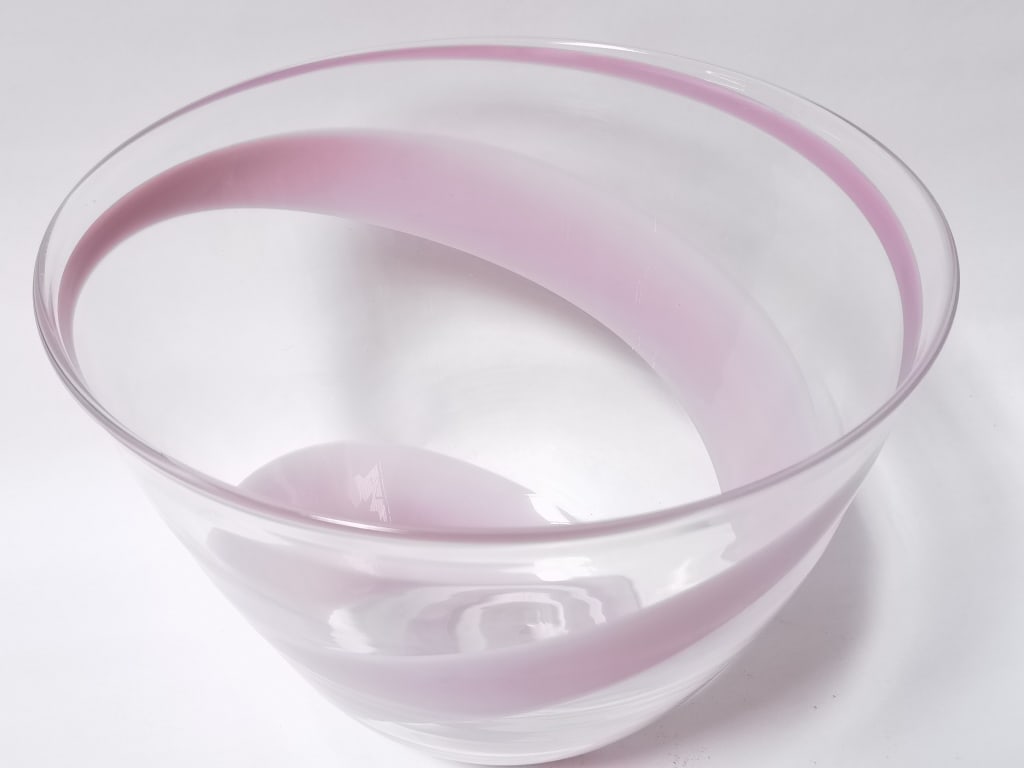 1990 Signed Pink Swirl Clear Art Glass Bowl: 1990 Signed Pink Swirl Clear Art Glass Bowl, 11in by 8in