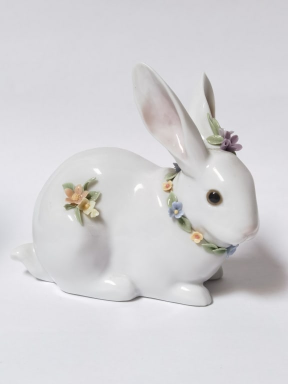 Lladro Spain Porcelain Attentive Bunny Figurine (1 of 3)